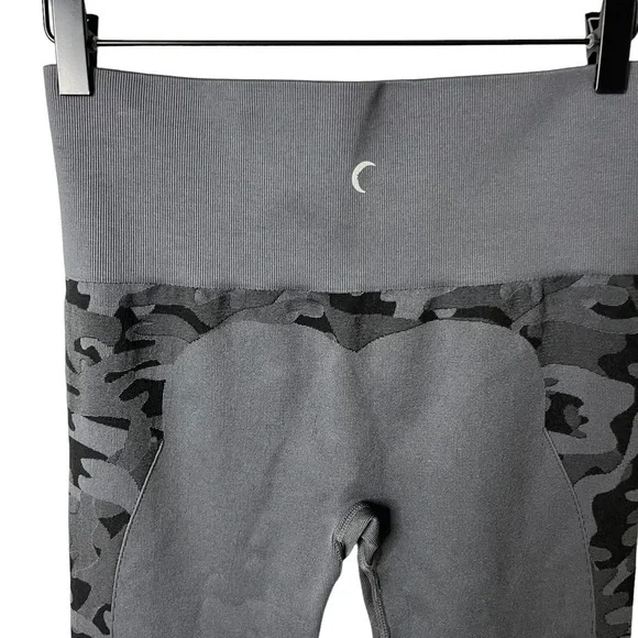 Zyia Active Performance High Rise Leggings Gray Camo Size Medium Athletic - Picture 6 of 7